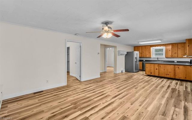 9185 US Highway 220 Bus N, Randleman, NC 27317