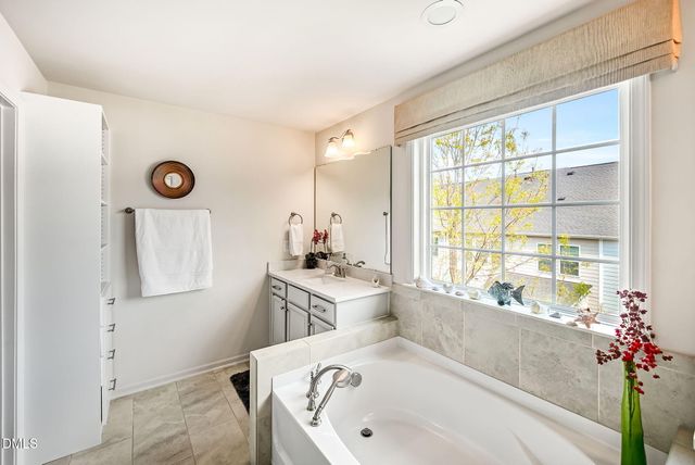 902 Green Ash Lane, Cary, NC 27513