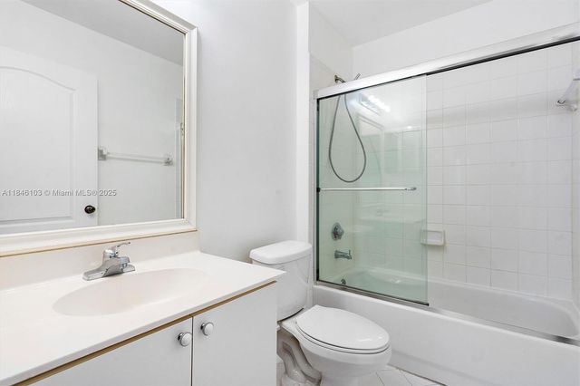 2251 NW 77th Way 205, Pembroke Pines, FL 33024
