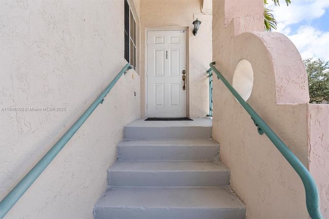 2251 NW 77th Way 205, Pembroke Pines, FL 33024