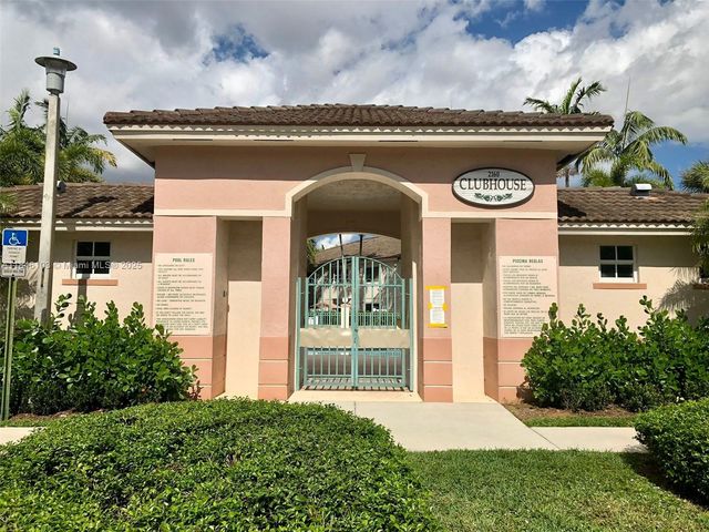 2251 NW 77th Way 205, Pembroke Pines, FL 33024