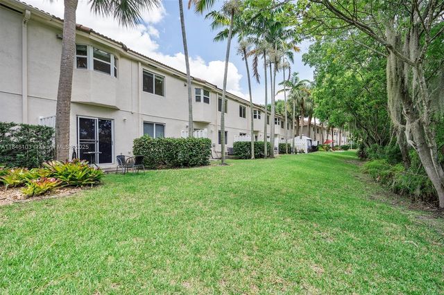 2251 NW 77th Way 205, Pembroke Pines, FL 33024