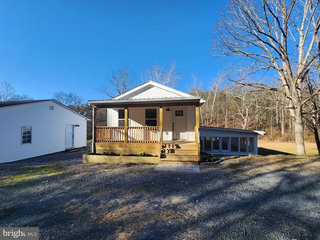 221 HEAVENLY LN, Capon Bridge, WV 26711