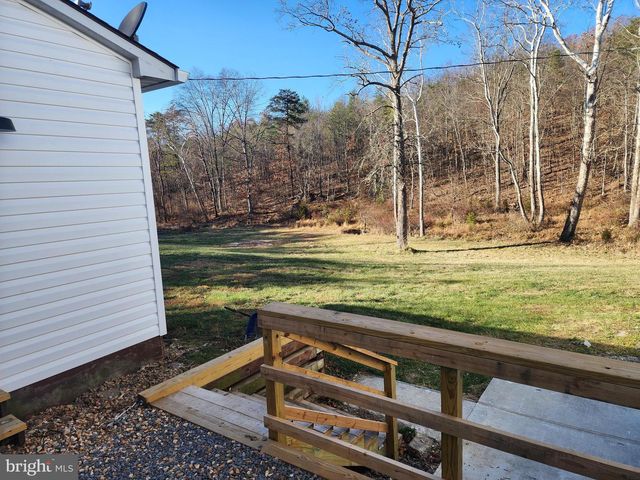 221 HEAVENLY LN, Capon Bridge, WV 26711