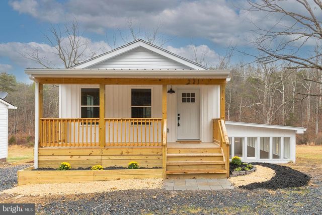 221 HEAVENLY LN, Capon Bridge, WV 26711