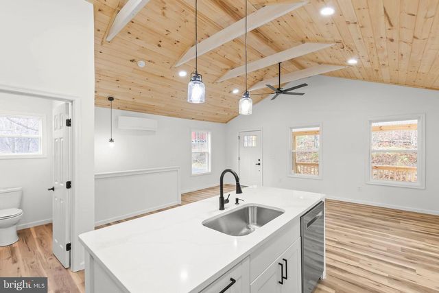 221 HEAVENLY LN, Capon Bridge, WV 26711