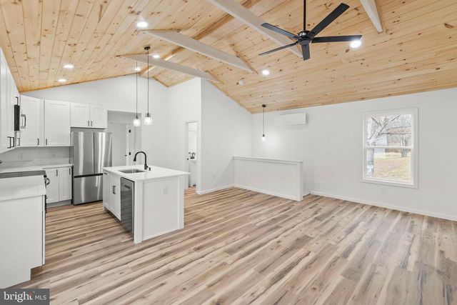 221 HEAVENLY LN, Capon Bridge, WV 26711