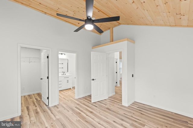 221 HEAVENLY LN, Capon Bridge, WV 26711