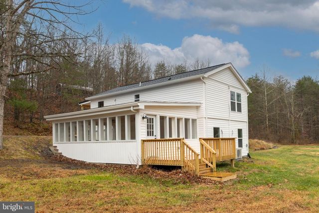 221 HEAVENLY LN, Capon Bridge, WV 26711