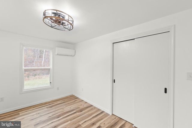 221 HEAVENLY LN, Capon Bridge, WV 26711