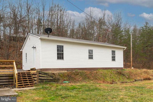221 HEAVENLY LN, Capon Bridge, WV 26711