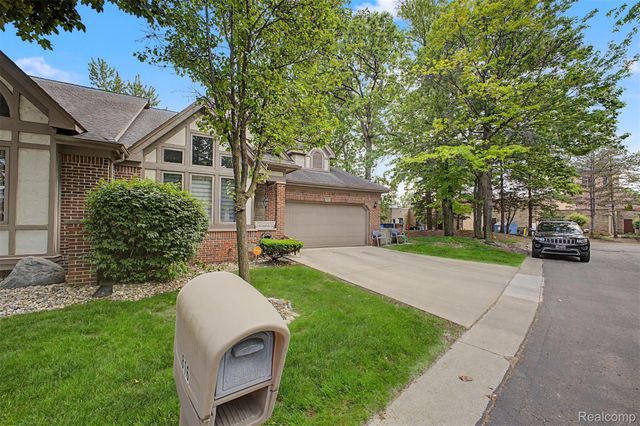 816 N Beech Daly Road, Dearborn Heights, MI 48127
