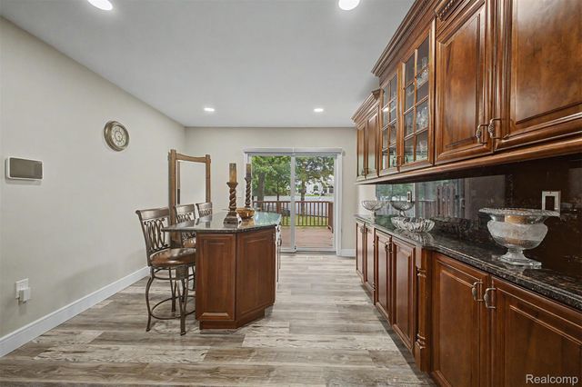 816 N Beech Daly Road, Dearborn Heights, MI 48127