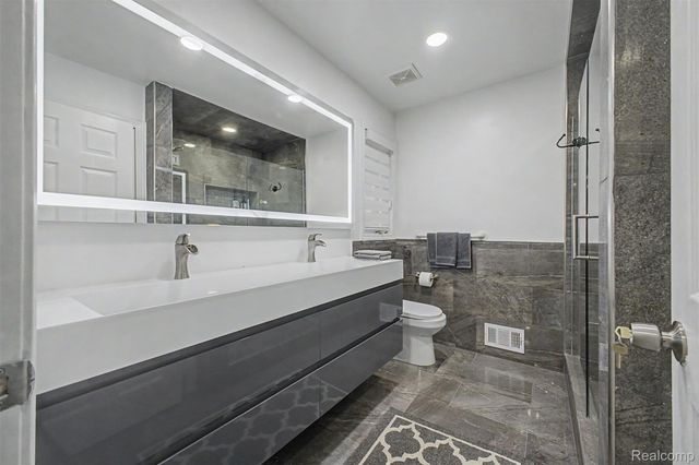 816 N Beech Daly Road, Dearborn Heights, MI 48127