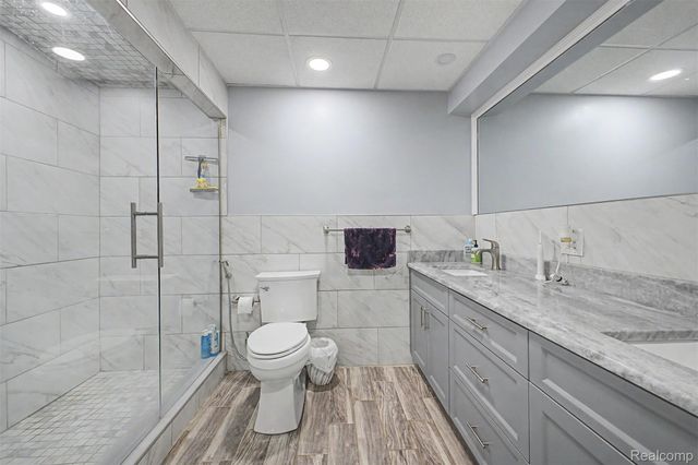 816 N Beech Daly Road, Dearborn Heights, MI 48127