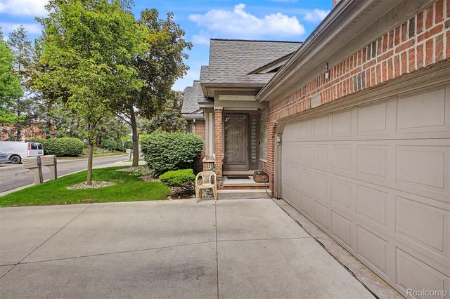 816 N Beech Daly Road, Dearborn Heights, MI 48127