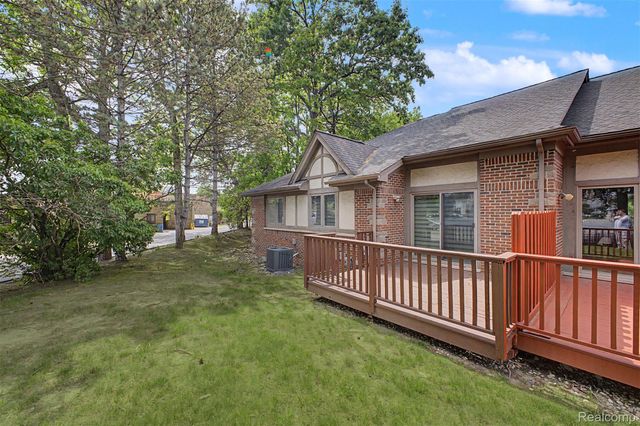 816 N Beech Daly Road, Dearborn Heights, MI 48127