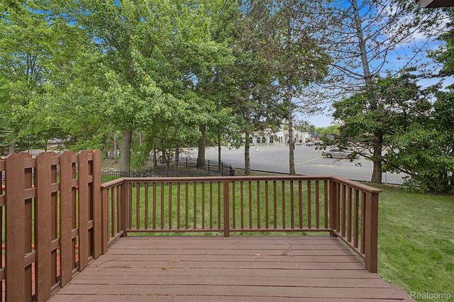 816 N Beech Daly Road, Dearborn Heights, MI 48127
