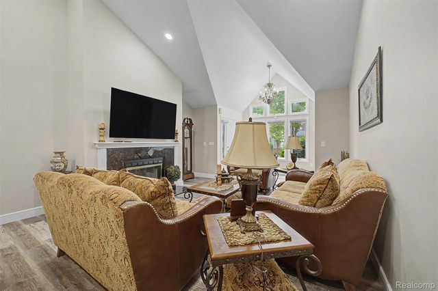 816 N Beech Daly Road, Dearborn Heights, MI 48127