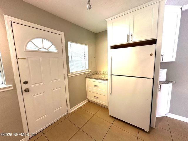 2514 PEACH Drive A, Jacksonville, FL 32246