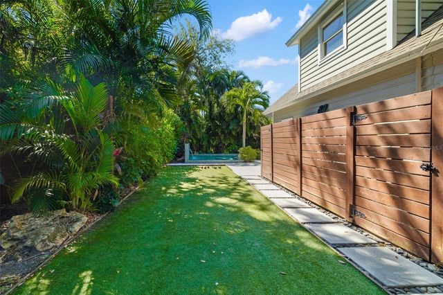 1434 LADUE LANE, Sarasota, FL 34231