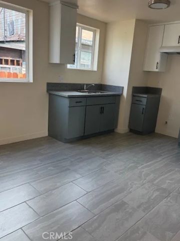 7019 Estrella, Los Angeles, CA 90044