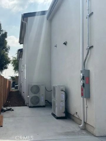 7019 Estrella, Los Angeles, CA 90044