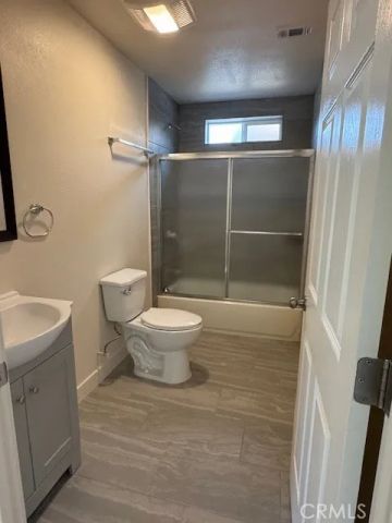7019 Estrella, Los Angeles, CA 90044