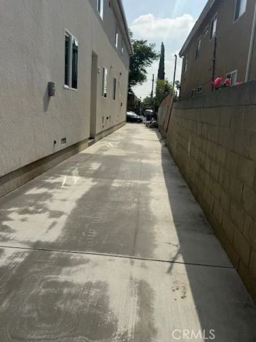 7019 Estrella, Los Angeles, CA 90044
