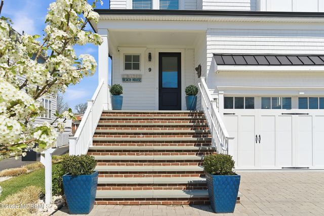 9 Griffin Street, Monmouth Beach, NJ 07750