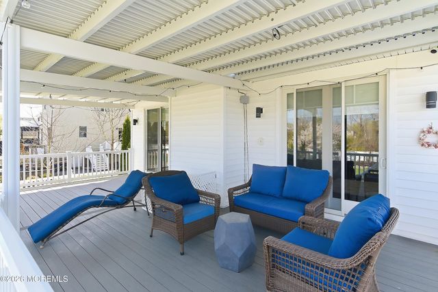 9 Griffin Street, Monmouth Beach, NJ 07750