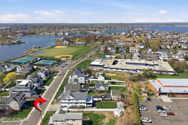 9 Griffin Street, Monmouth Beach, NJ 07750