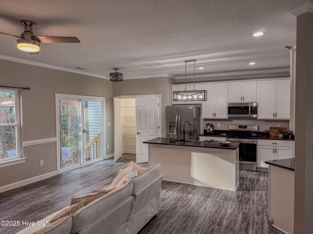 3290 Caratoke Highway, Currituck, NC 27929