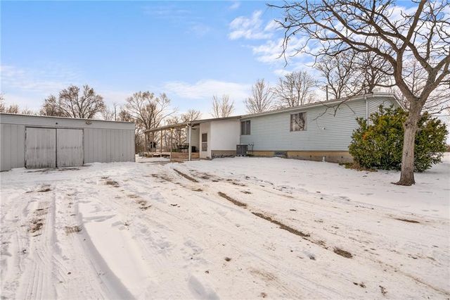 4049 Montana Road, Ottawa, KS 66067