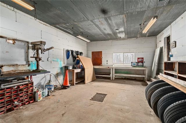 4049 Montana Road, Ottawa, KS 66067