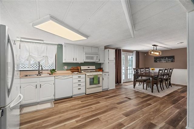 4049 Montana Road, Ottawa, KS 66067