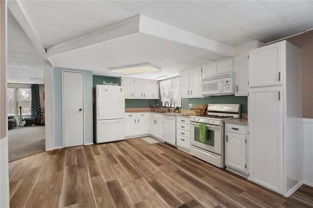 4049 Montana Road, Ottawa, KS 66067