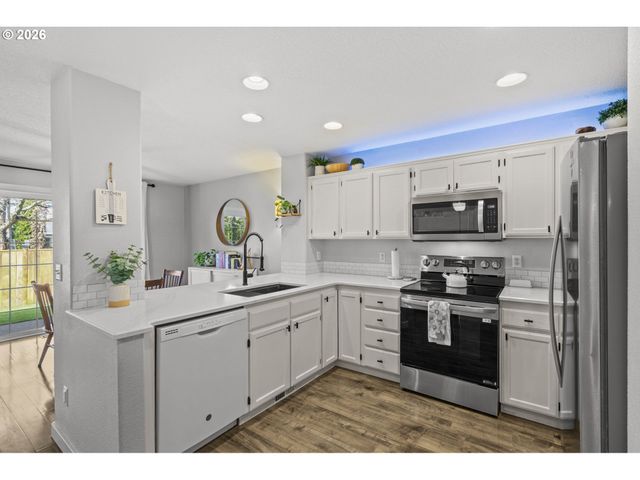 42017 Nw ELMHURST Ct, Banks, OR 97106