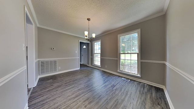 909 Lamont Ln, Clarksville, TN 37042