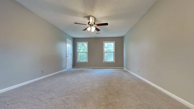 909 Lamont Ln, Clarksville, TN 37042