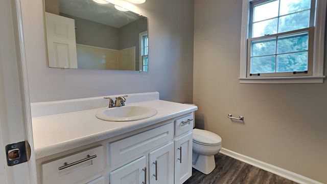 909 Lamont Ln, Clarksville, TN 37042