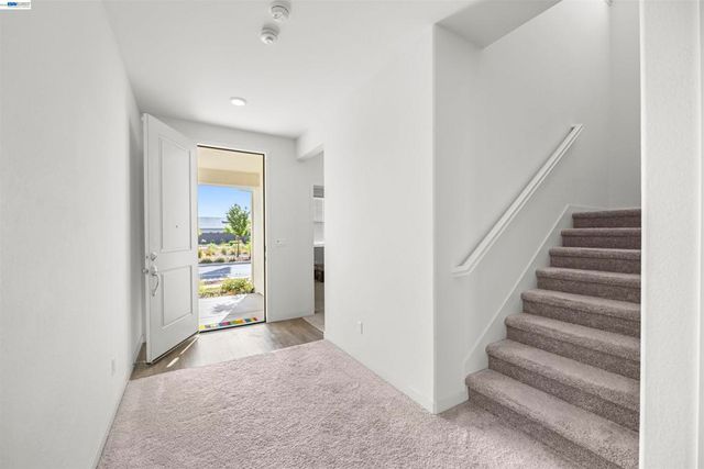 9620 Mason Trails Rd, Roseville, CA 95747