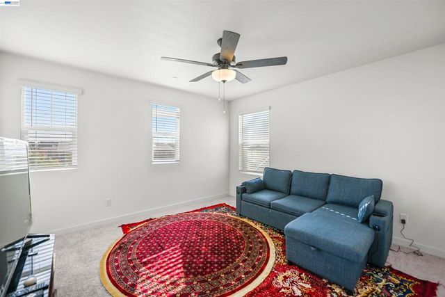 9620 Mason Trails Rd, Roseville, CA 95747