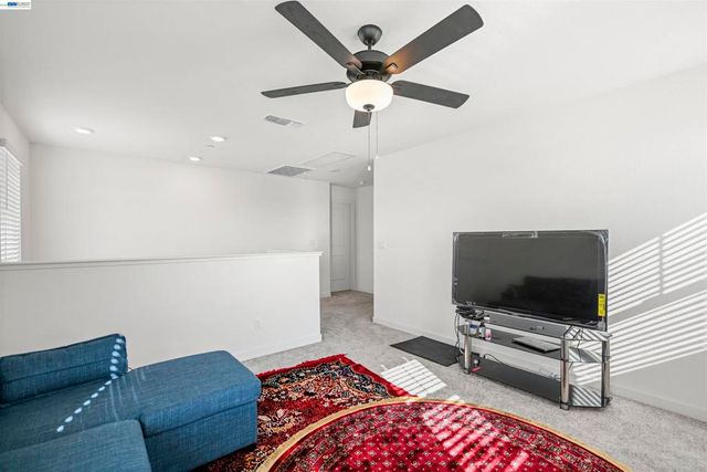 9620 Mason Trails Rd, Roseville, CA 95747