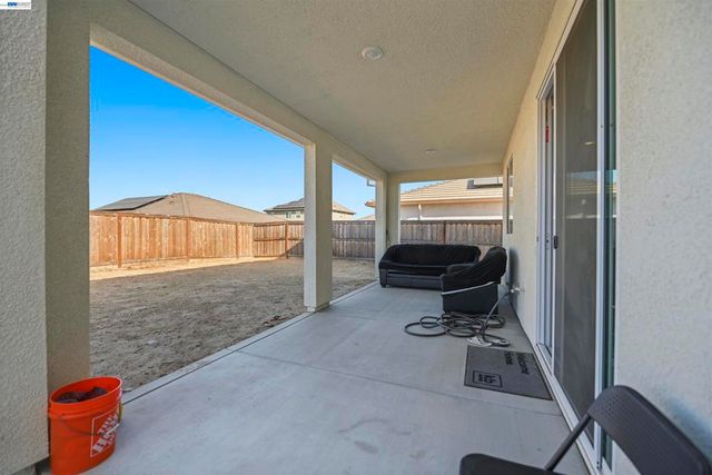 9620 Mason Trails Rd, Roseville, CA 95747