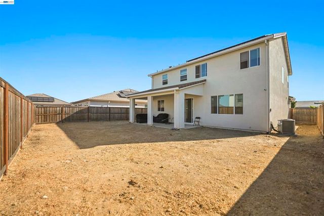 9620 Mason Trails Rd, Roseville, CA 95747