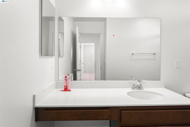 9620 Mason Trails Rd, Roseville, CA 95747