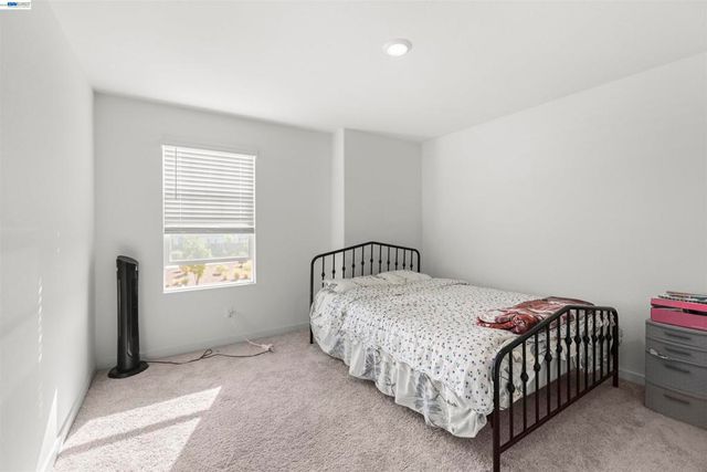 9620 Mason Trails Rd, Roseville, CA 95747