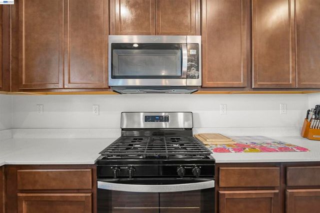 9620 Mason Trails Rd, Roseville, CA 95747