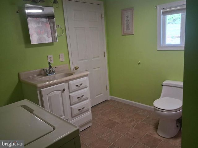 702 DOLLAR, Bunker Hill, WV 25413